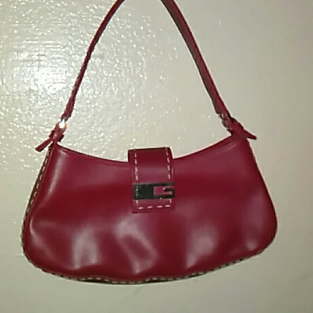 NWOT- Maroon Guess Handbag